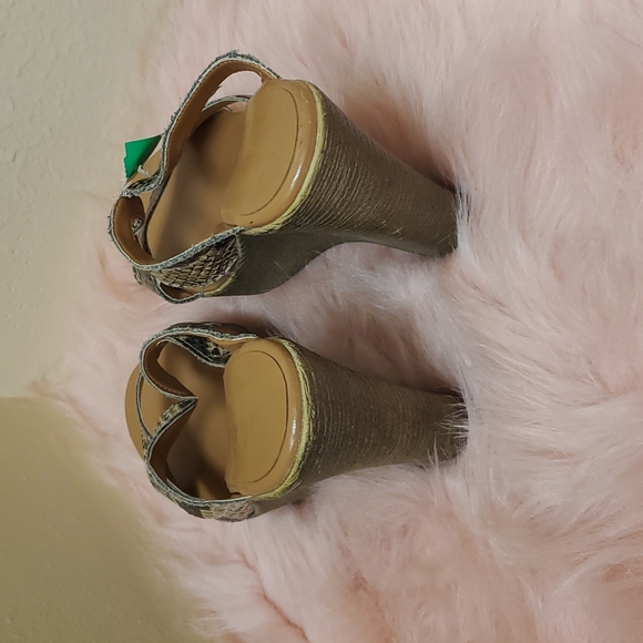 Callisto of California - Picture 3 of 5